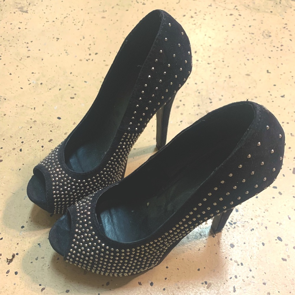Forever 21 black suede silver studded heels size 6.5